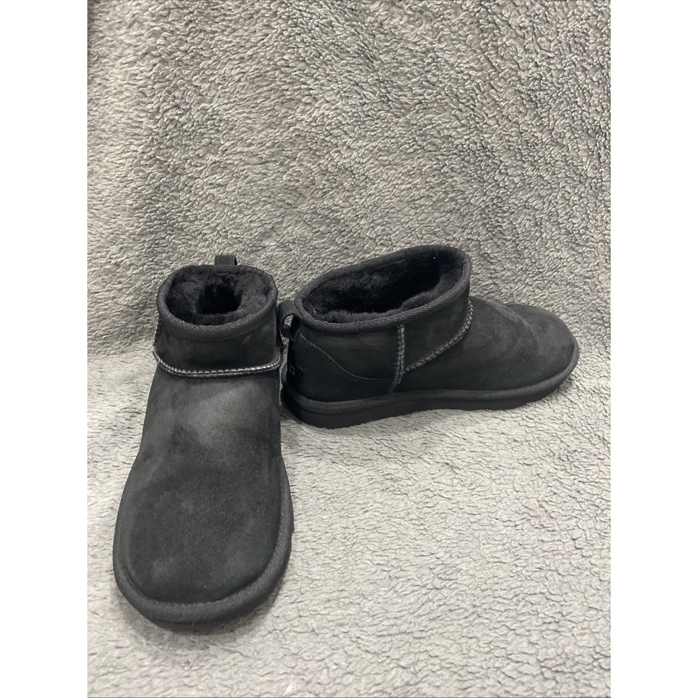 UGG‎ Classic Ultra Mini Boot for Women Size US 5 Black New Without Box